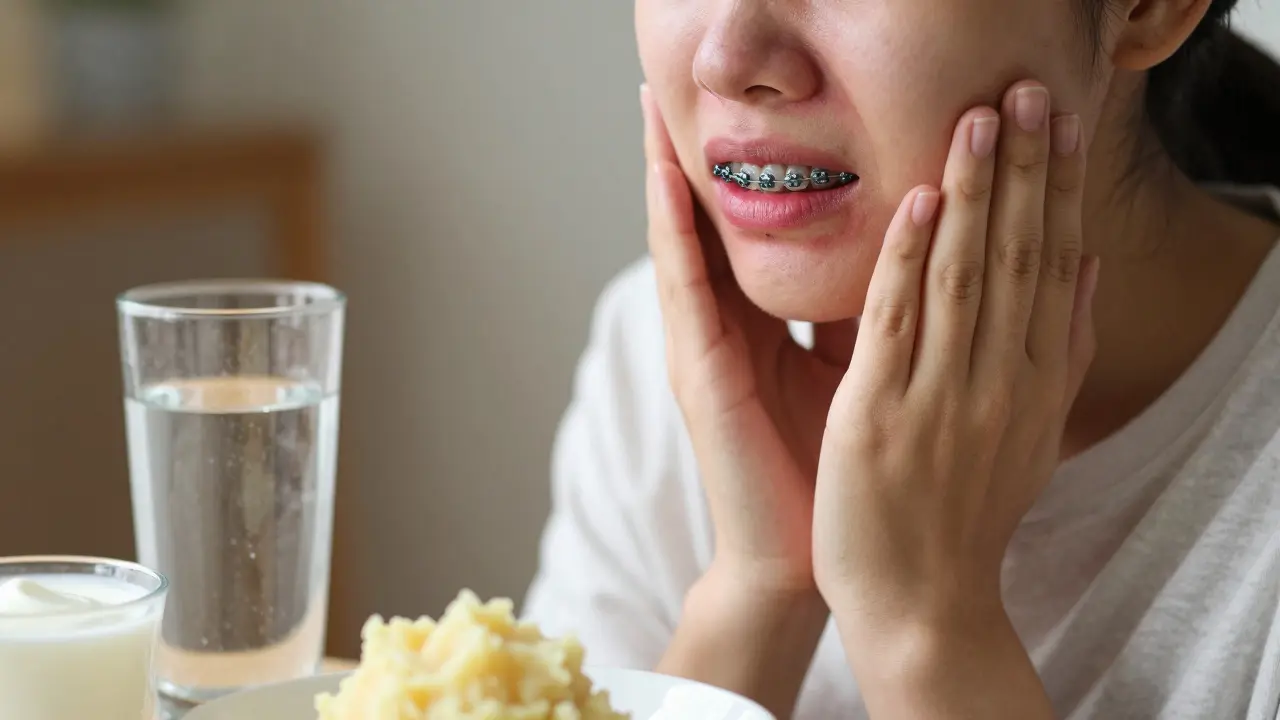 Jak dlouho trvá bolest po nasazení rovnátek? Co očekávat a jak si pomoci