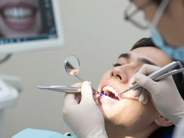 Kompozitní fazety cena: Jaké jsou skutečné náklady na bělení zubů a jak se liší od kompozitních fazet?